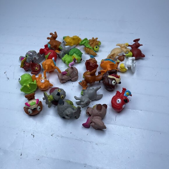 Lot of Moose Toys Uggly's Pet Shop Figures Ugly Ugliest - - Picture 10 of 10
